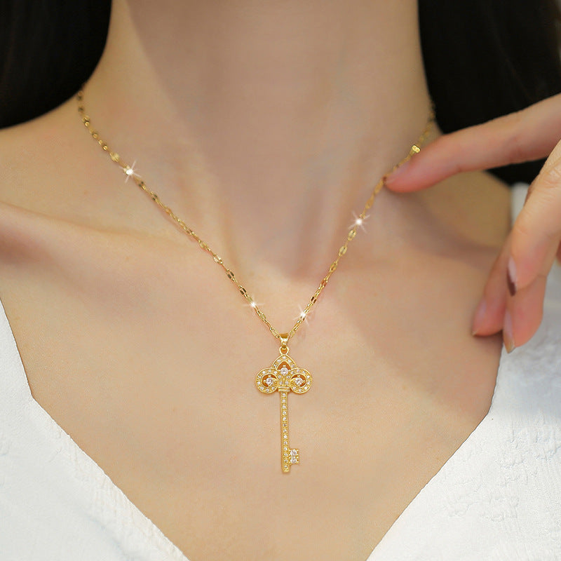 Unlock Your Shine Crystal Key Necklace – 18K Gold Plated Elegant Pendant