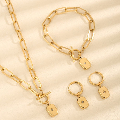 14″ Gold Paperclip Link Necklace with Front Toggle & Tag Pendant