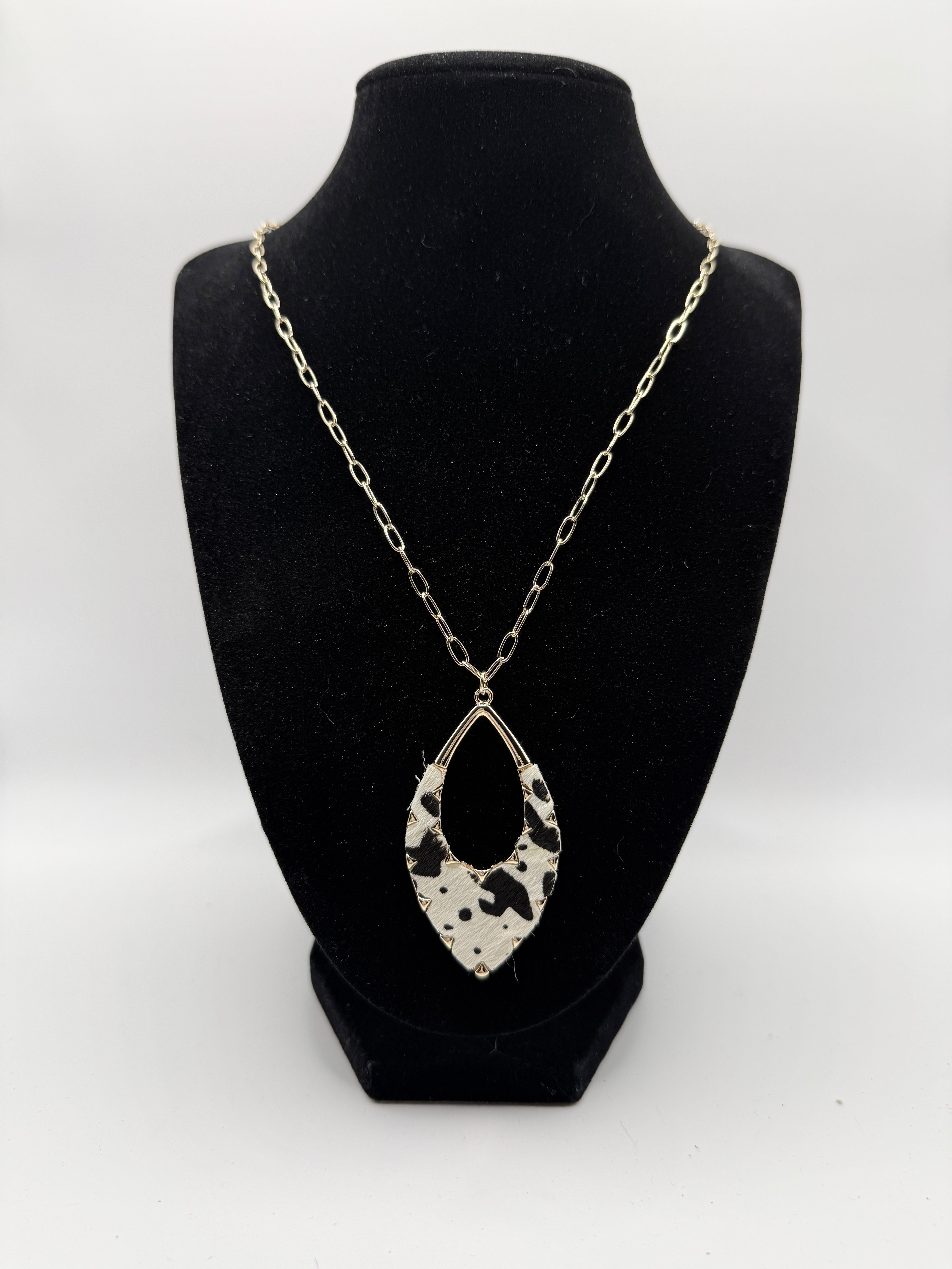 24″ Long Gold Paperclip Chain Necklace with Cowhide-Style Pendant + 32″ Extender