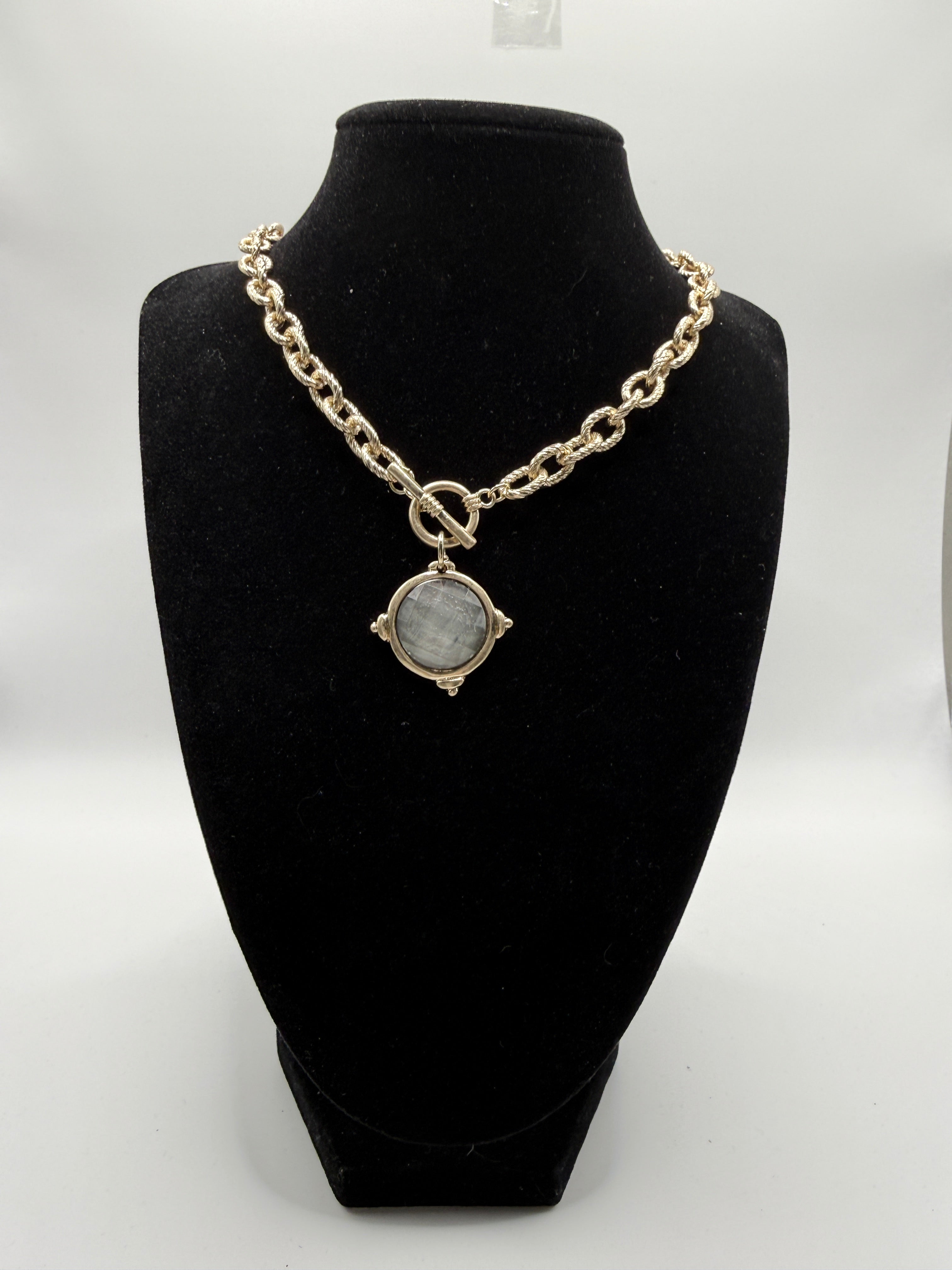 16″ Gold Compass Pendant Choker with Front Toggle & Faceted Stone